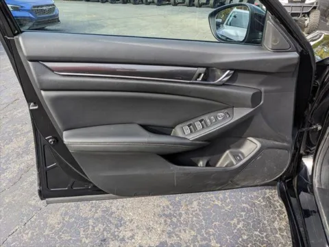 More photos of 2019 Honda Accord Sedan Sport 2.0T at Gahanna Auto Sales, OH