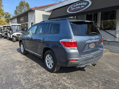 Another view of 2012 Toyota Highlander Base 4WD for sale in Gahanna, OH at Gahanna Auto Sales
