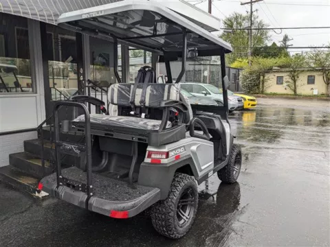 More photos of 2023 BINTELLI BEYOND 4PR LIFTED at Gahanna Auto Sales, OH