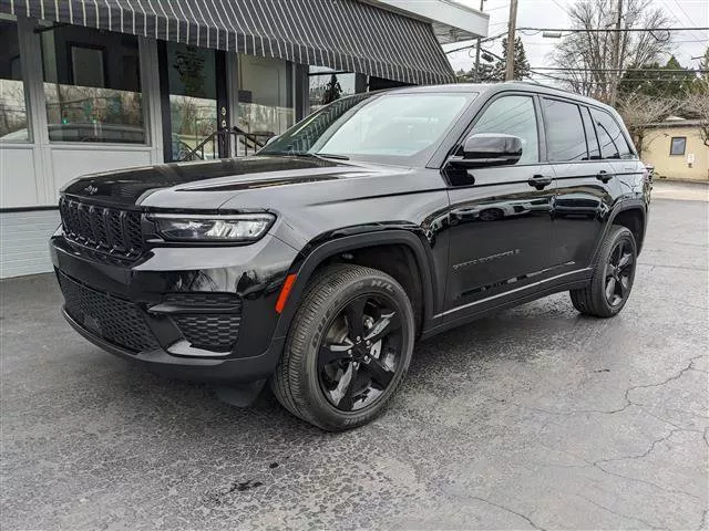 2023 Jeep Grand Cherokee Altitude for sale in Gahanna, OH