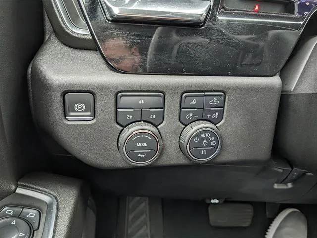 2025 Chevrolet Silverado 2500HD LT - Photo 18