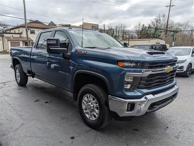 2025 Chevrolet Silverado 2500HD LT - Photo 6