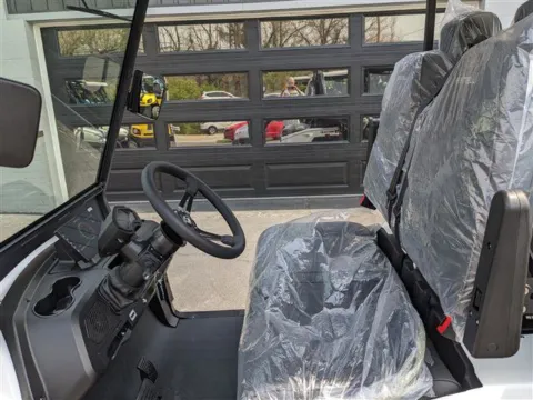 More photos of 2025 BINTELLI BEYOND 4PR LITHIUM at Gahanna Auto Sales, OH