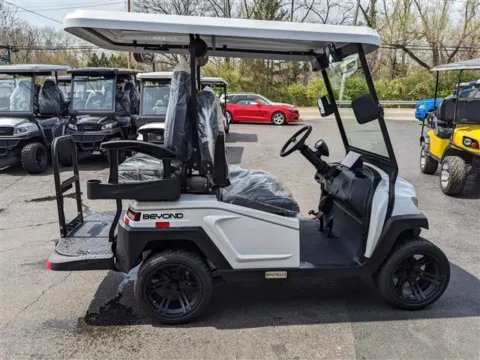 Photos of 2025 BINTELLI BEYOND 4PR LITHIUM for sale in Gahanna, OH at Gahanna Auto Sales