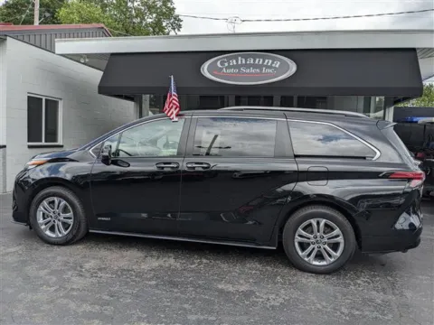 Photos of 2021 Toyota Sienna Platinum 7-Passenger AWD for sale in Gahanna, OH at Gahanna Auto Sales