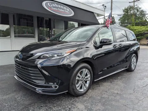 Black 2021 Toyota Sienna Platinum 7-Passenger AWD for sale in Gahanna, OH