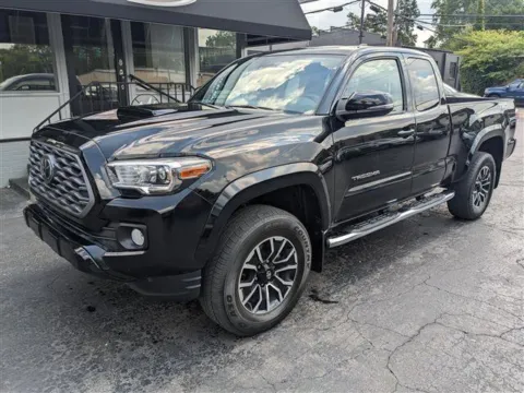 Black 2022 Toyota Tacoma SR5 Access Cab V6 6AT 4WD for sale in Gahanna, OH