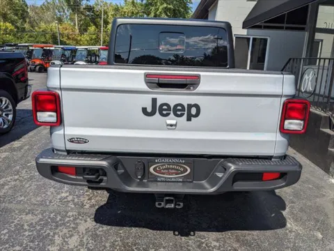 Another view of 2023 Jeep Gladiator Sport S for sale in Gahanna, OH at Gahanna Auto Sales