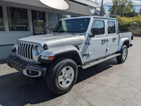 Silver 2023 Jeep Gladiator Sport S for sale in Gahanna, OH