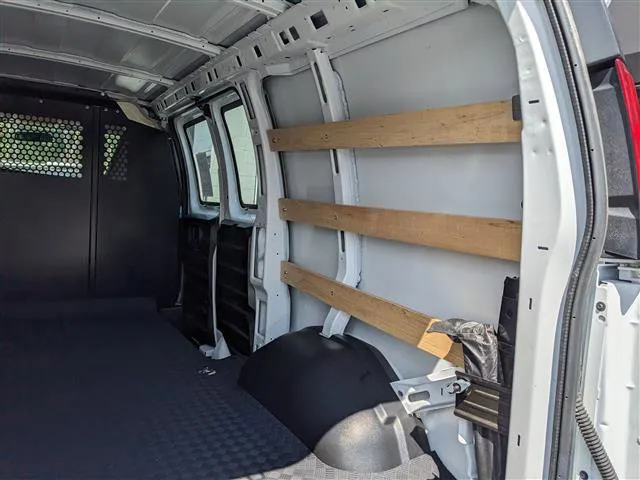 2024 GMC Savana Cargo Work Van - Photo 10
