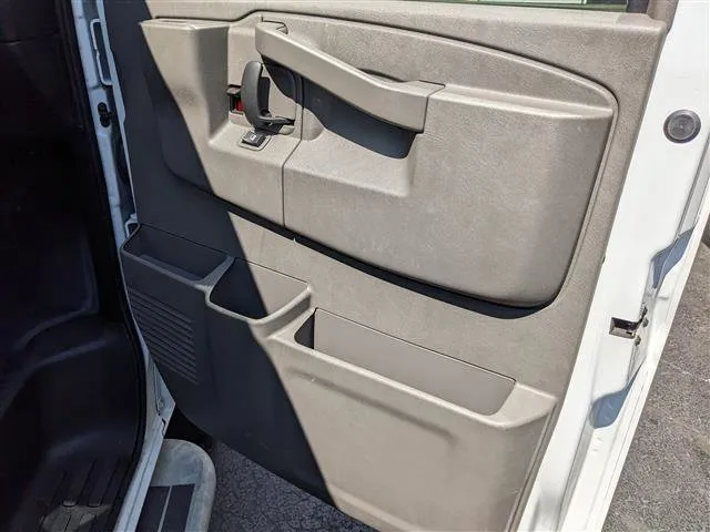 2024 GMC Savana Cargo Work Van - Photo 16