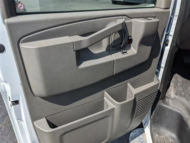 2024 GMC Savana Cargo Work Van - Photo 8