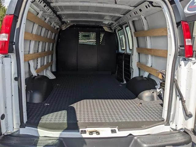 2024 GMC Savana Cargo Work Van - Photo 9