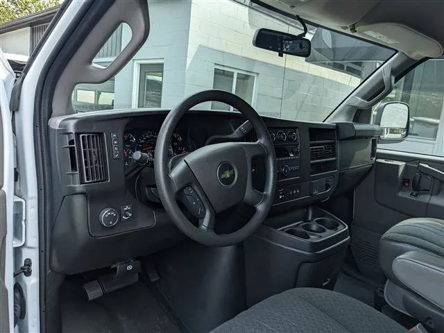 2023 Chevrolet Express Cargo Work Van - Photo 9