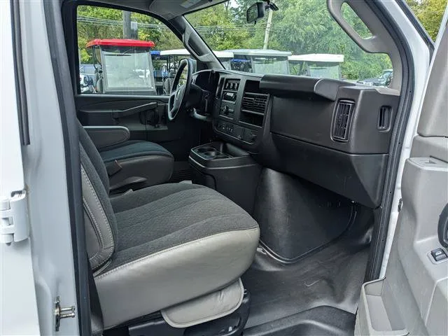 2023 Chevrolet Express Cargo Work Van - Photo 16