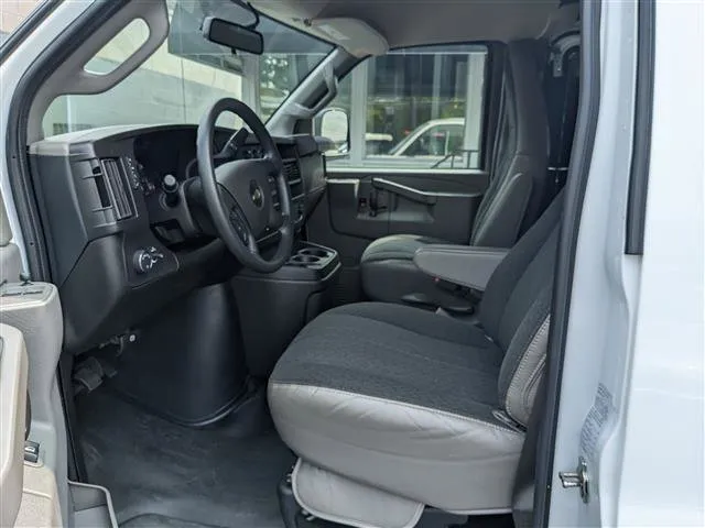 2023 Chevrolet Express Cargo Work Van - Photo 8