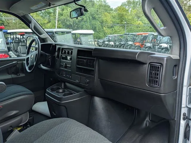 2023 Chevrolet Express Cargo Work Van - Photo 17