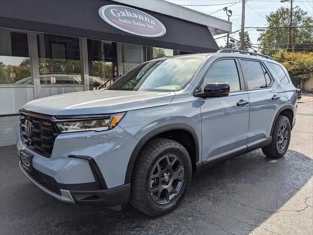 Gray 2023 Honda Pilot TrailSport for sale in Gahanna, OH