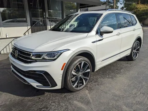 White 2022 Volkswagen Tiguan SEL R-Line for sale in Gahanna, OH