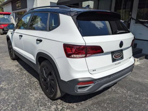 Another view of 2024 Volkswagen Taos SE Black for sale in Gahanna, OH at Gahanna Auto Sales