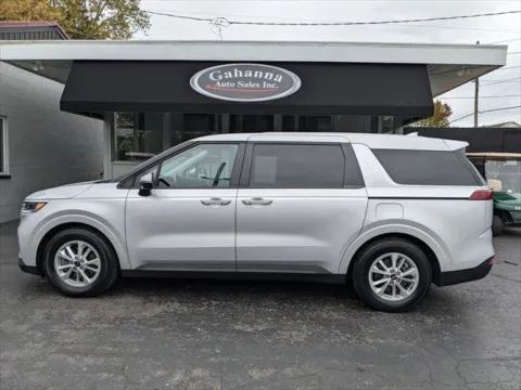 Photos of 2022 Kia Carnival LXS for sale in Gahanna, OH at Gahanna Auto Sales