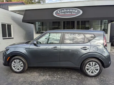 Photos of 2024 Kia Soul LX for sale in Gahanna, OH at Gahanna Auto Sales