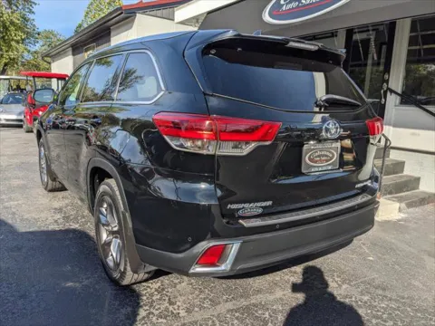 Another view of 2019 Toyota Highlander Limited AWD V6 for sale in Gahanna, OH at Gahanna Auto Sales