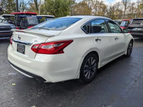 More photos of 2016 Nissan Altima 2.5 SL at Gahanna Auto Sales, OH