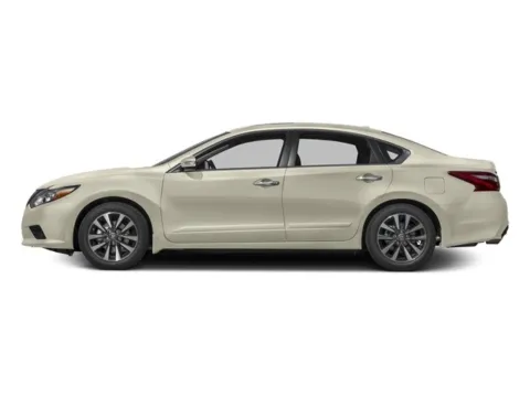Another view of 2016 Nissan Altima 2.5 SL for sale in Gahanna, OH at Gahanna Auto Sales