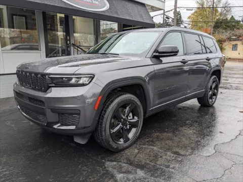 Gray 2023 Jeep Grand Cherokee L Altitude for sale in Gahanna, OH