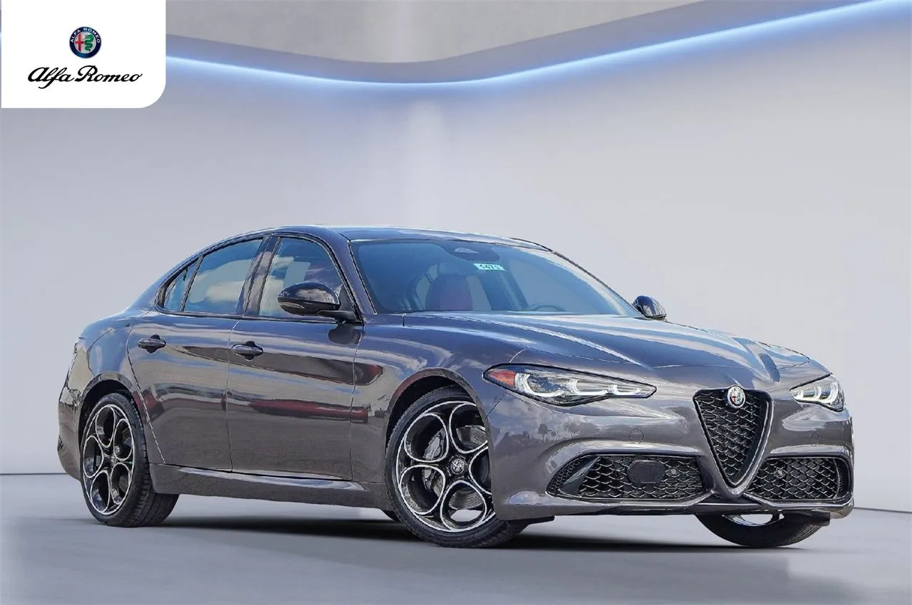 2025 Alfa Romeo Giulia Base's photo