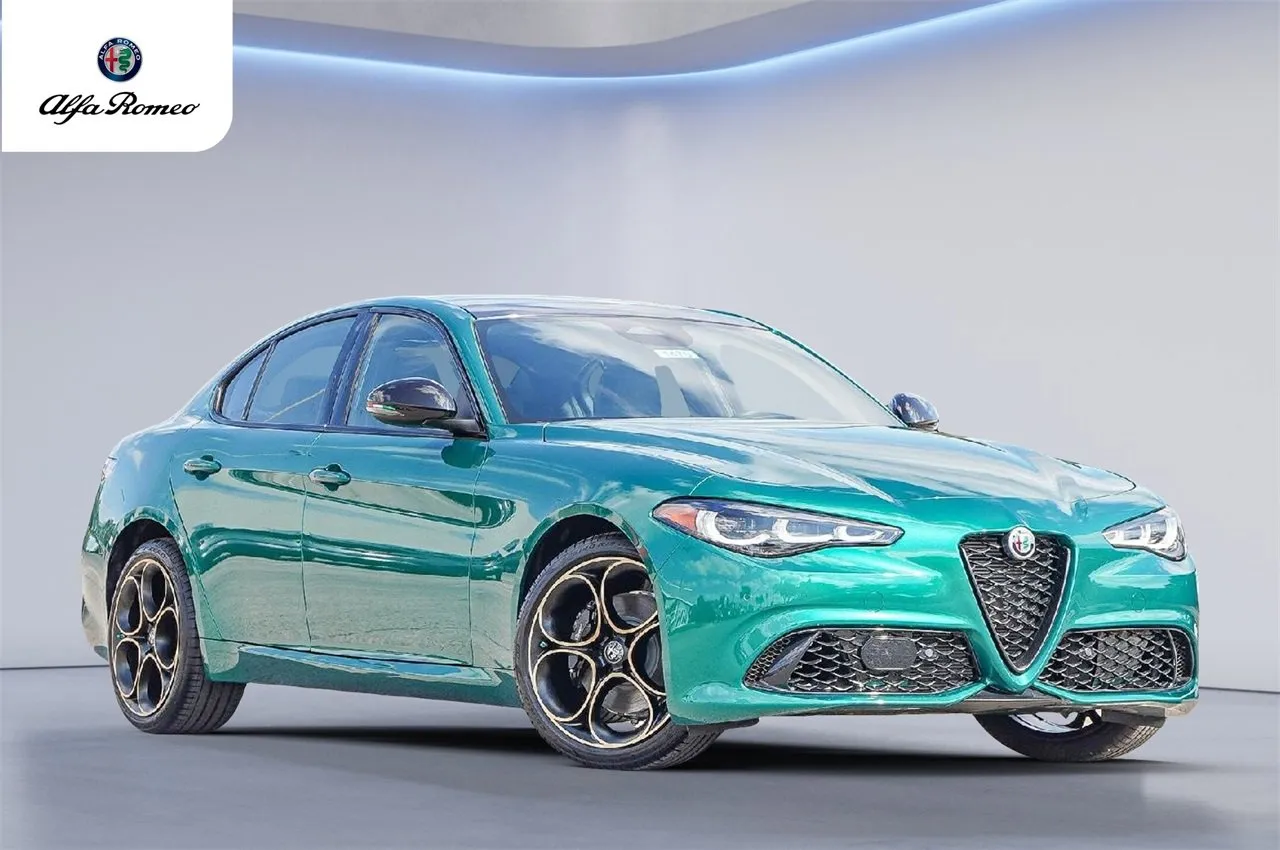 2025 Alfa Romeo Giulia Intensa's photo