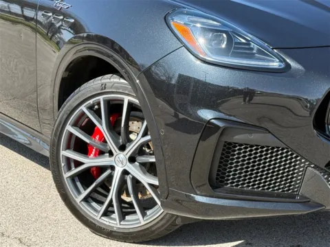 Photos of 2023 Maserati Grecale Trofeo for sale in Austin, TX at Alfa Romeo of Austin