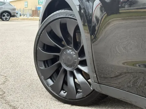 More photos of 2022 Tesla Model Y Performance at Alfa Romeo of Austin, TX