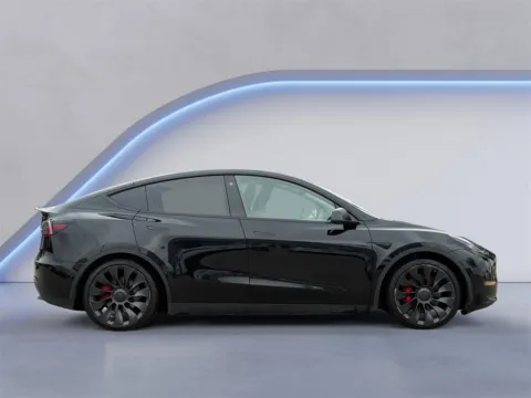 More photos of 2022 Tesla Model Y Performance at Alfa Romeo of Austin, TX