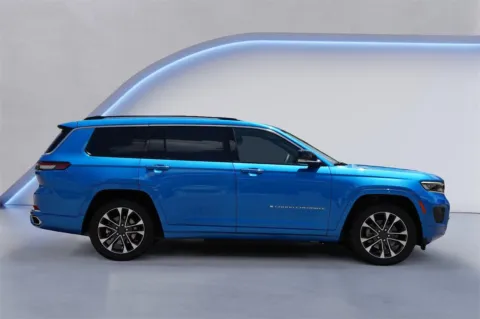 More photos of 2023 Jeep Grand Cherokee L Overland at Alfa Romeo of Austin, TX