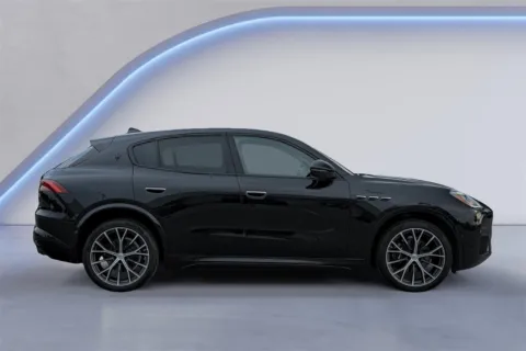More photos of 2023 Maserati Grecale Modena at Alfa Romeo of Austin, TX