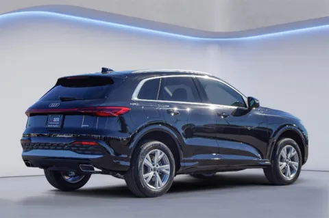 More photos of 2025 Audi Q5 Premium at Audi North Austin, TX