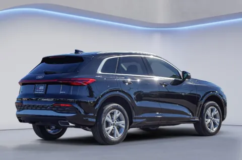 More photos of 2025 Audi Q5 Premium at Audi North Austin, TX