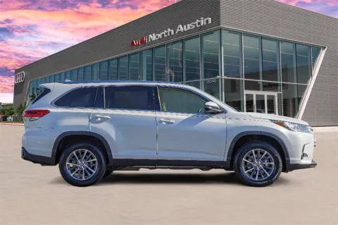 More photos of 2019 Toyota Highlander XLE at Audi North Austin, TX