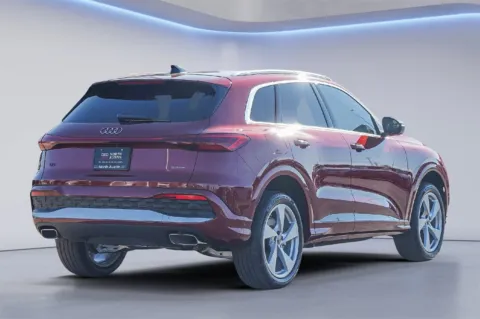More photos of 2025 Audi Q5 Premium Plus at Audi North Austin, TX