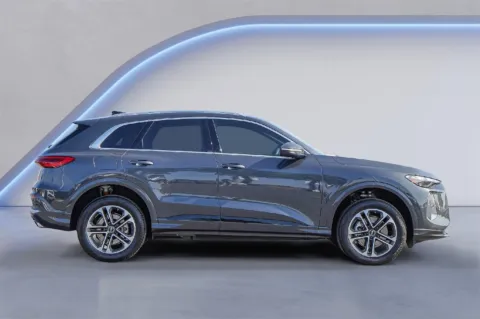 More photos of 2025 Audi Q5 Premium at Audi North Austin, TX