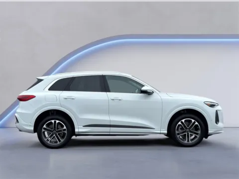 More photos of 2025 Audi Q5 Premium Plus at Audi North Austin, TX