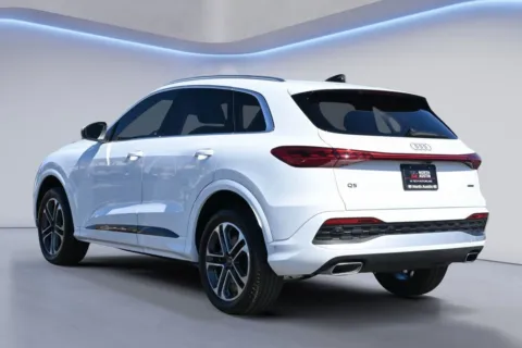 More photos of 2025 Audi Q5 Premium Plus at Audi North Austin, TX