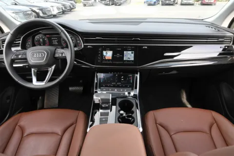 More photos of 2024 Audi Q7 Premium at Audi North Austin, TX