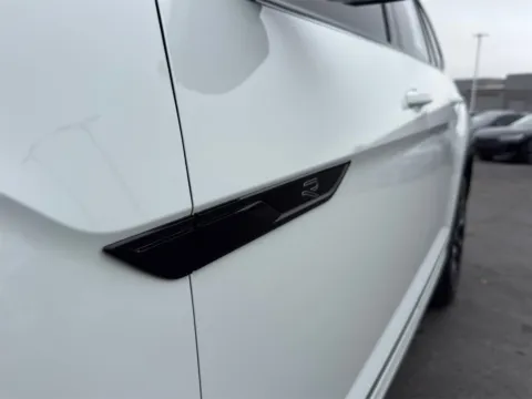 More photos of 2021 Volkswagen Atlas 3.6L V6 SEL Premium R-Line at Audi North Austin, TX