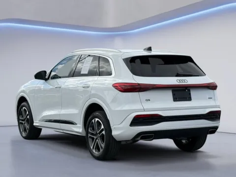 More photos of 2025 Audi Q5 Premium Plus at Audi North Austin, TX