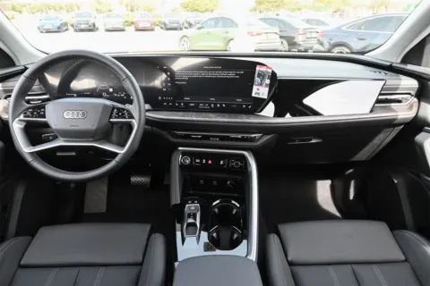 More photos of 2025 Audi Q5 Premium Plus at Audi North Austin, TX