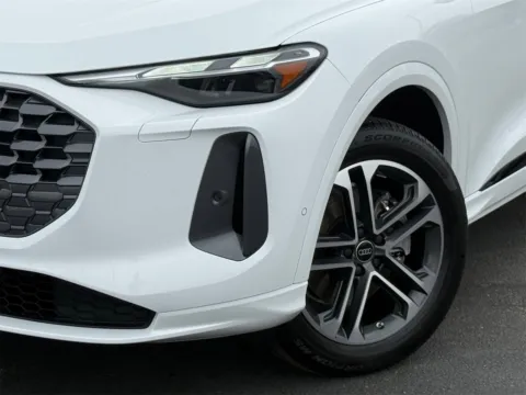 More photos of 2025 Audi Q5 Premium at Audi North Austin, TX