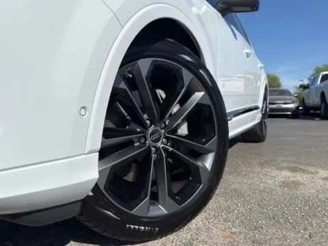 More photos of 2026 Audi Q7 Prestige at Audi North Austin, TX